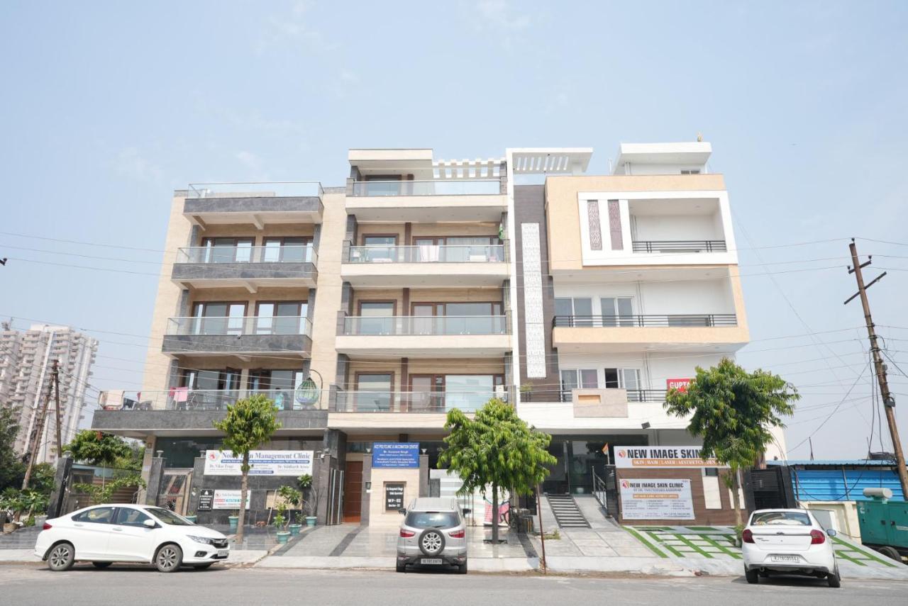 Gupta Residency Near Ajnara Heritage Noida Exterior foto