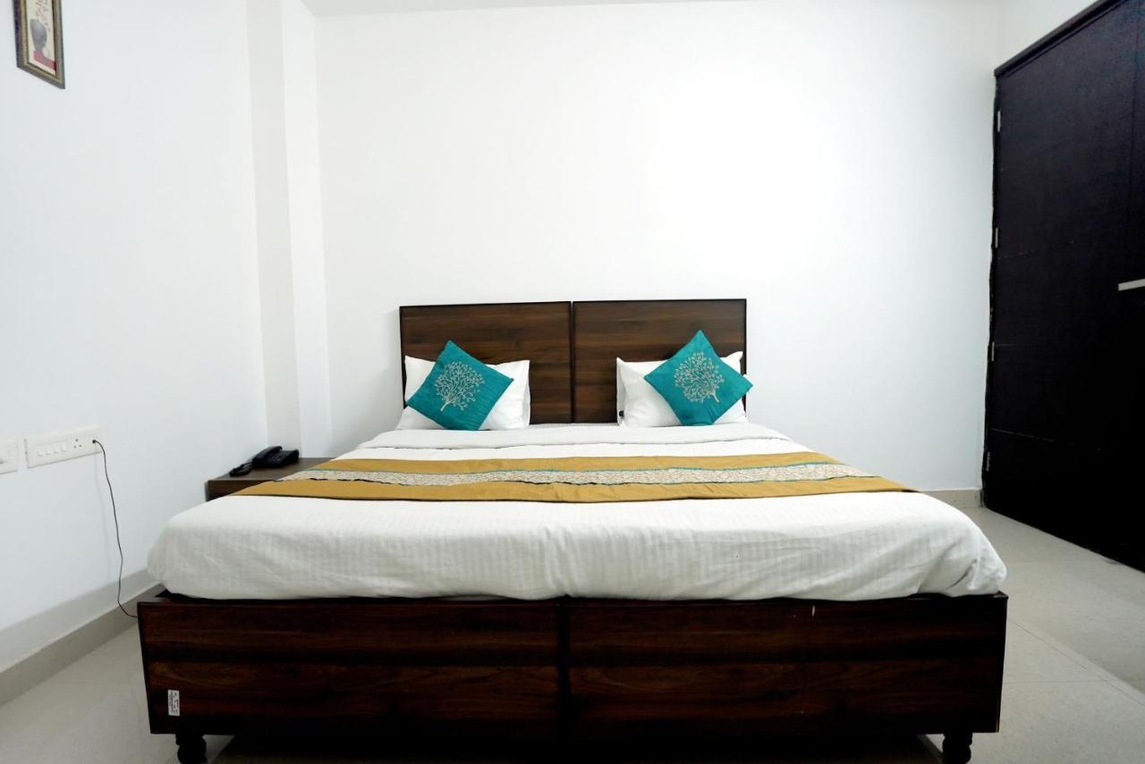 Gupta Residency Near Ajnara Heritage Noida Exterior foto